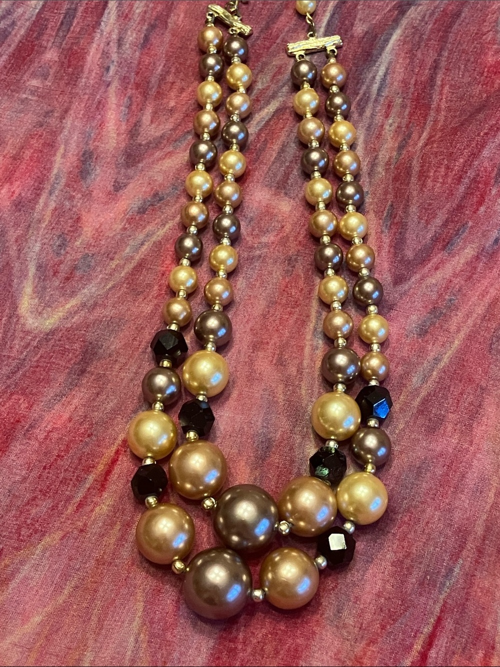JAPAN NECKLACE WITH GRADUATED PEARLS AND OIL SLICK FACETED CRYSTALS - Picture 7 of 15